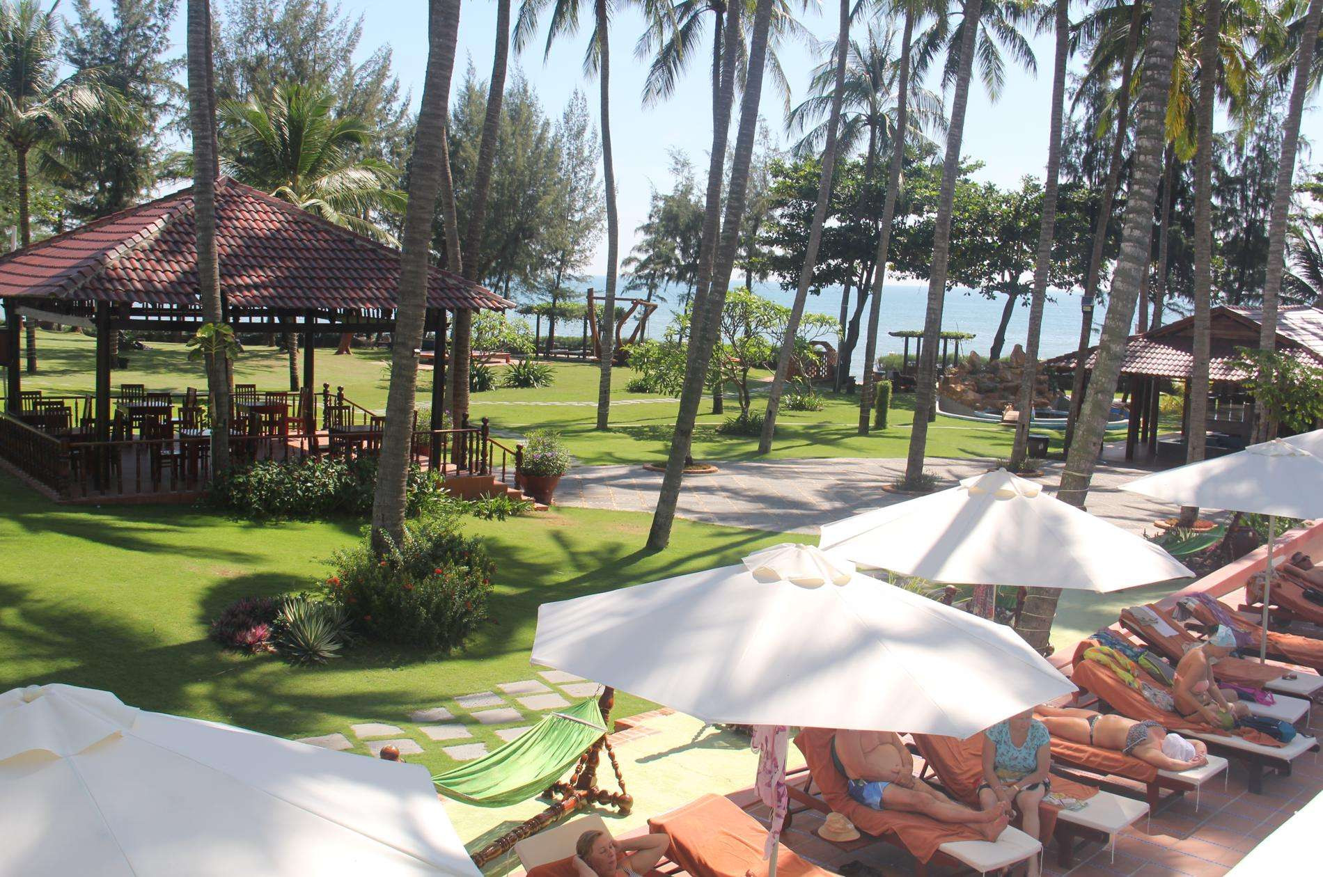 Cà Ty Mui Ne Beach Resort &amp; Spa - Khách sạn 3 sao ở Phan Thiết với kiến trúc đẹp mắt và độc đáo