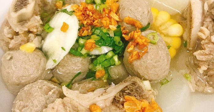 Món súp bò viên chiên nóng hổi thơm ngon
