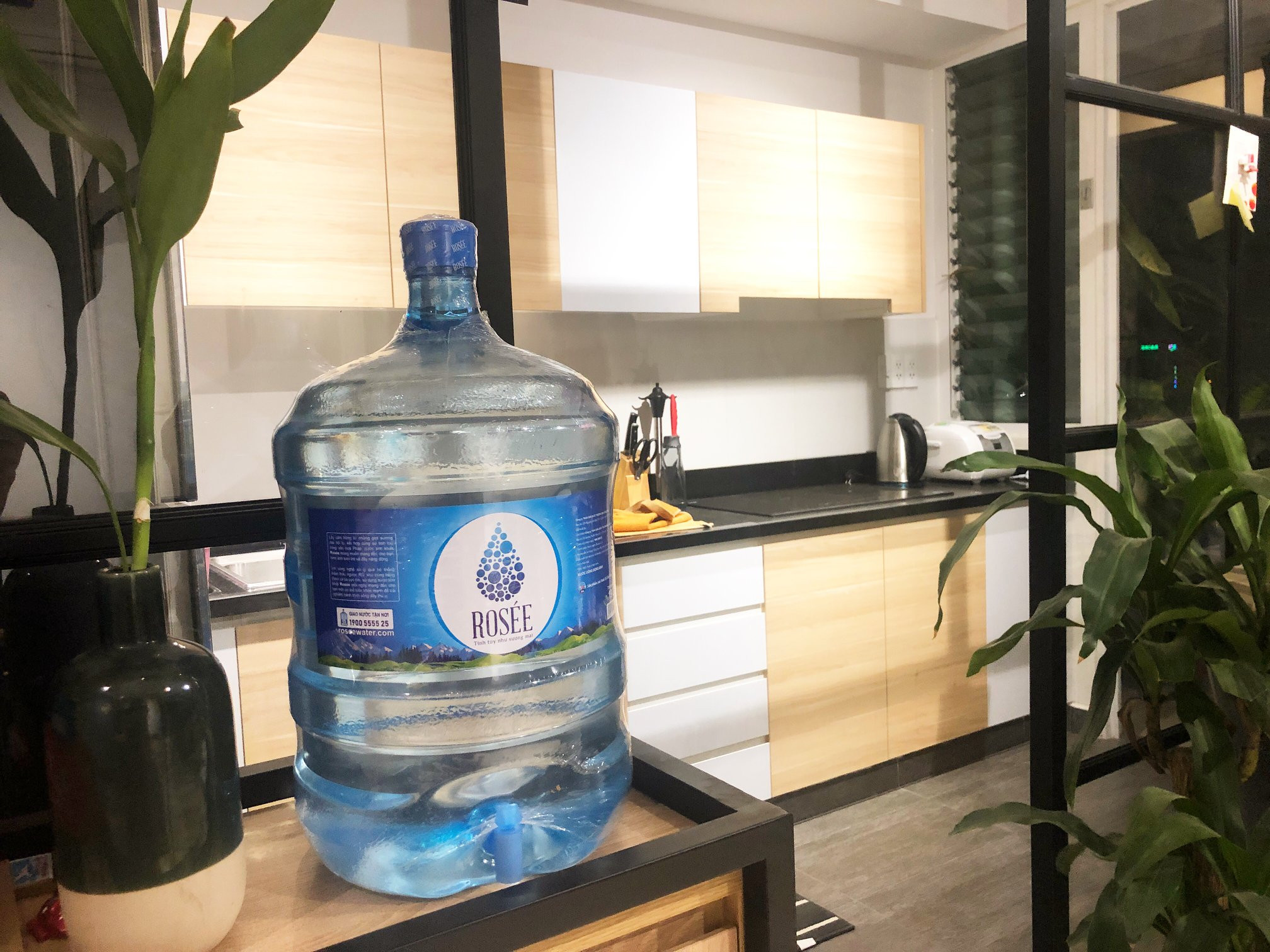 Nước tinh khiết Rosée Water bình 19L của CÔNG TY TNHH NƯỚC TINH KHIẾT HỒNG PHÚC