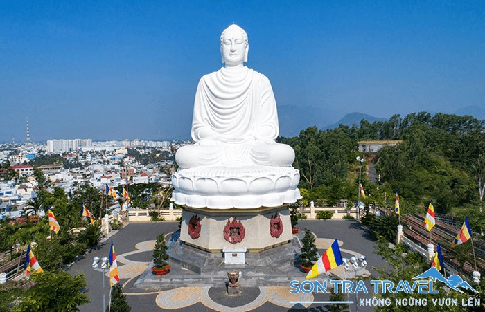 Chùa Long Sơn và tượng Phật lớn nhất Việt Nam