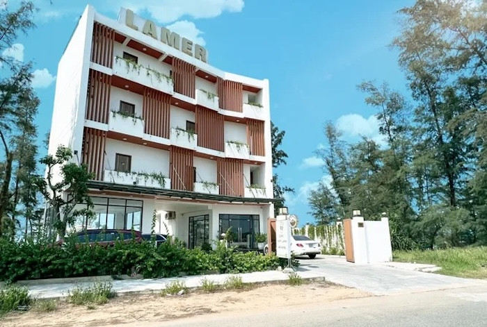 Đa số phòng nghỉ đều có ban công hướng ra biển tại Lamer Thiên Cầm