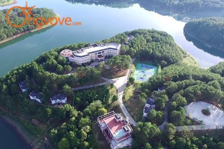Dalat Edensee Lake Resort &amp; Spa với kiến trúc cung điện giữa rừng thông Đà Lạt