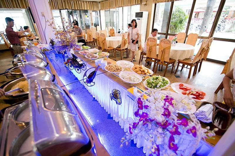 Dịch vụ tư vấn và hỗ trợ khách hàng tại Quy Nhơn Hotel