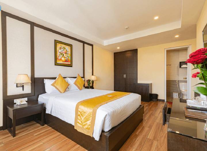 Khách sạn Hoàng Minh Châu Bà Triệu là một khách sạn 3 sao gần chợ Đà Lạt, mang đến trải nghiệm nghỉ dưỡng tiện nghi và vị trí thuận lợi