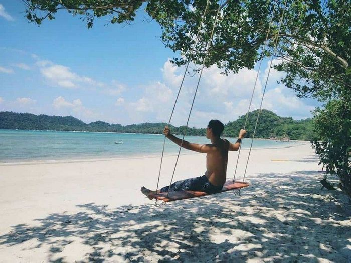 Trang phục du lịch Thái Lan đi biển đảo
