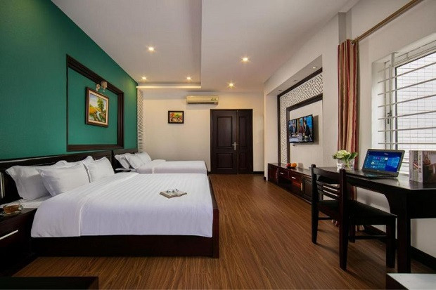 Gam màu xanh lá làm chủ đạo mang đến cảm giác tươi mới tại Đức Trọng Hà Nội, một trong những lựa chọn khách sạn gần sân bay Nội Bài đáng cân nhắc