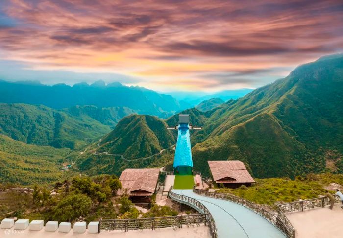 Cầu Kính Rồng Mây, địa điểm du lịch Sapa với tầm nhìn hùng vĩ
