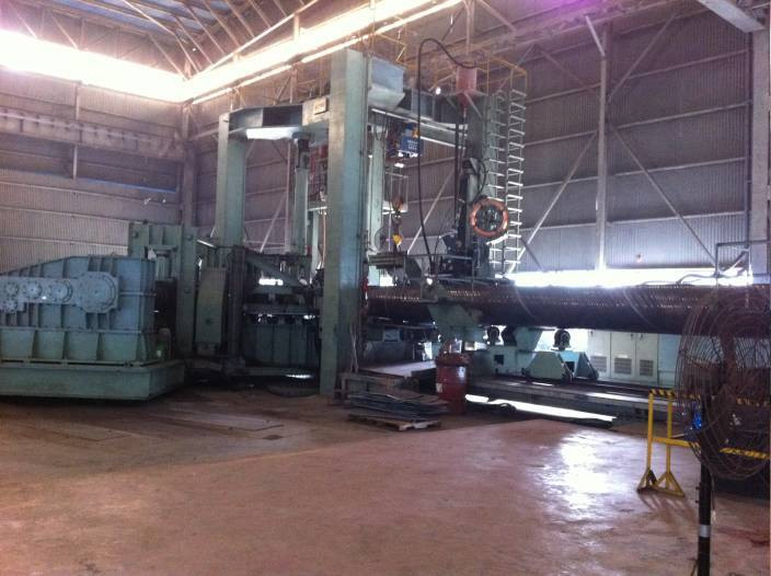 Dây chuyền tạo hình ống hàn xoắn tiên tiến tại nhà máy CÔNG TY TNHH J SPIRAL STEEL PIPE ở Đồng Nai, quy trình sản xuất ống thép chất lượng cao.