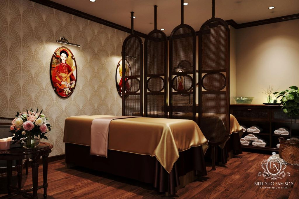 Góc nhìn từ trên cao xuống bể bơi và khu vực nghỉ ngơi của Khách sạn Biển Nhớ Sầm Sơn