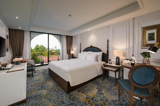 Hạng phòng Ruby City View Room tại The Oriental Jade