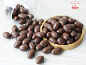 Hạnh nhân phủ sô cô la sữa của Tân Nhất Hương