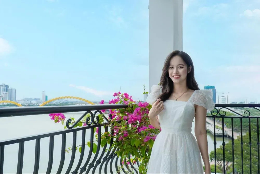 Happy Day Riverside Hotel với tầm nhìn ra sông Hàn Đà Nẵng