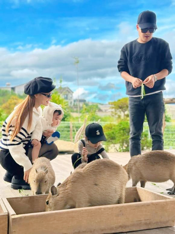 Gia đình hạnh phúc viên mãn của Trường Giang và Nhã Phương, chuẩn bị đón chào thành viên mới