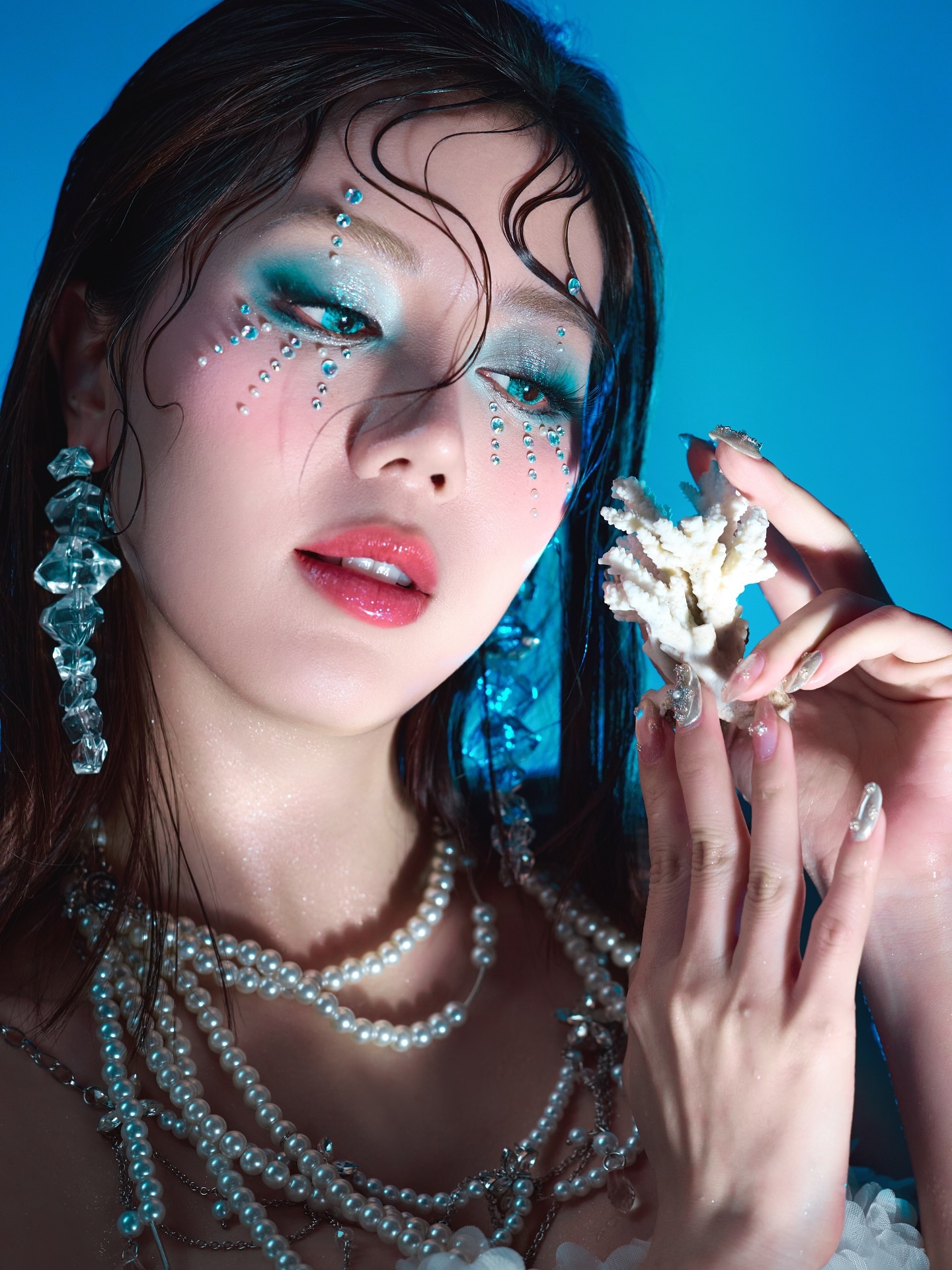Hồng Hạnh du lịch và sáng tạo nội dung với các concept cosplay đặc trưng văn hóa địa phương