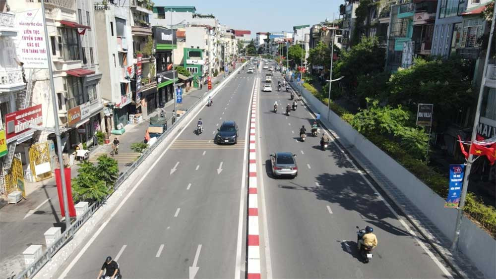 Hướng dẫn di chuyển đến Vườn hoa bãi đá sông Hồng qua đường Âu Cơ