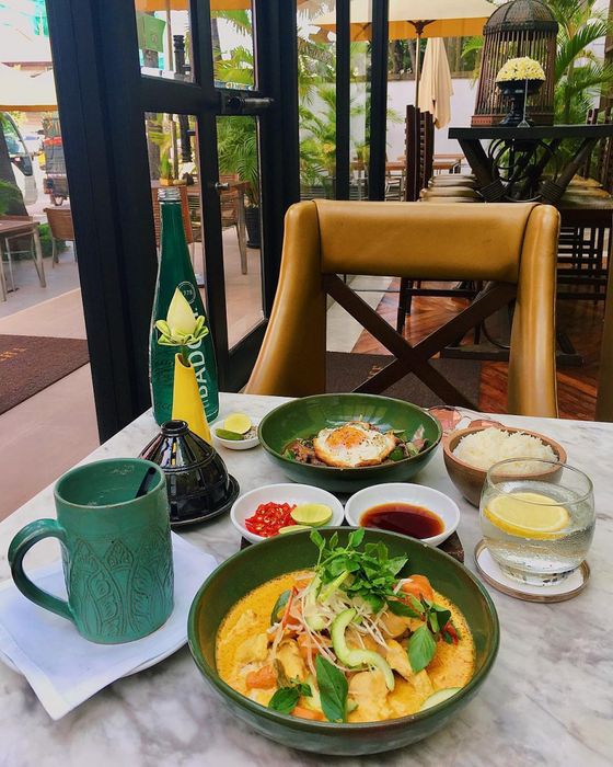 Bún Nom Banh Chok món ăn Campuchia đường phố