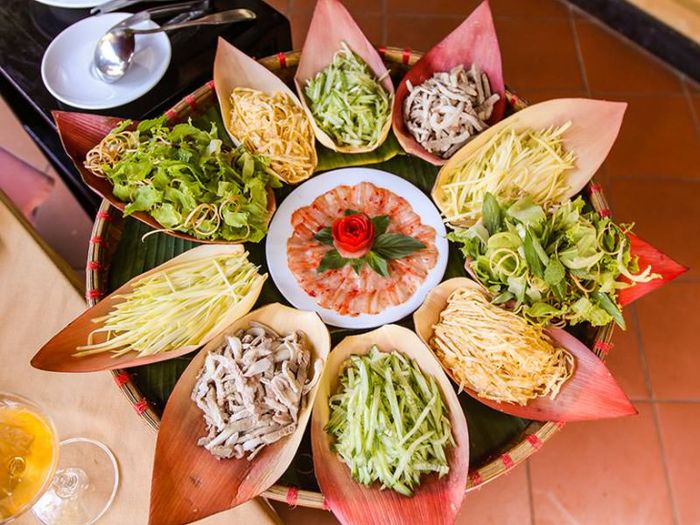 Lẩu thả Mũi Né đầy hấp dẫn khi du lịch Hòn Rơm Mũi Né
