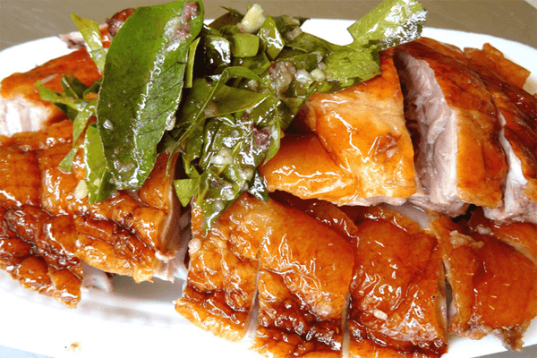 Heo quay Lạng Sơn với lớp da giòn rụm