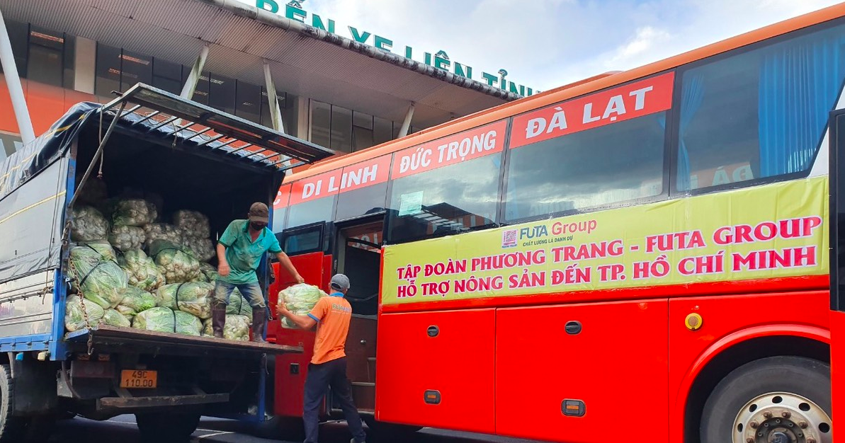 CÃ´ng ty TNHH PhÆ°Æ¡ng Trang ÄÃ  Láº¡t Ä‘Æ°á»£c táº·ng thÆ°á»Ÿng HuÃ¢n chÆ°Æ¡ng Lao Ä‘á»™ng háº¡ng Ba - áº¢nh 4.