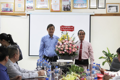 Các đại biểu Huba tham quan