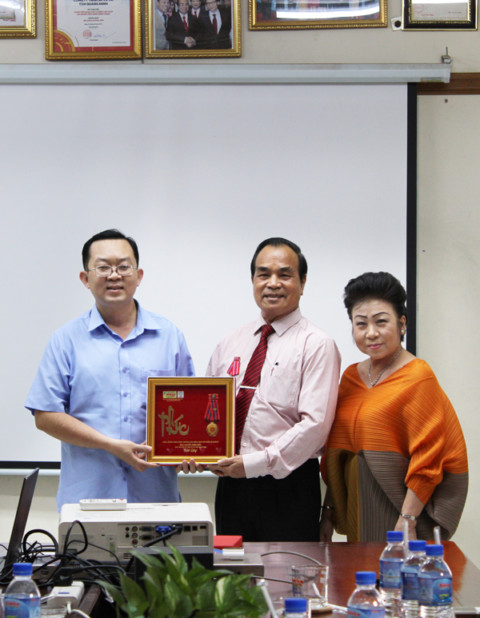 Ông Nguyễn Đặng Hiến phát biểu