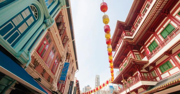 Phố Người Hoa Singapore với lồng đèn truyền thống và kiến trúc cổ kính