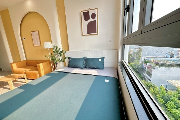 Không gian phòng đôi đơn giản, sạch sẽ tại Corgi House Danang, khách sạn trung tâm Đà Nẵng giá rẻ phù hợp cho nhóm bạn
