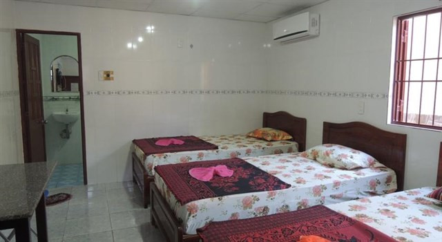 Khách sạn giá rẻ tại Phan Thiết 1 &amp; 10 Hotel có phòng được trang trí thân thiện và gần gũi, đầy đủ tiện nghi