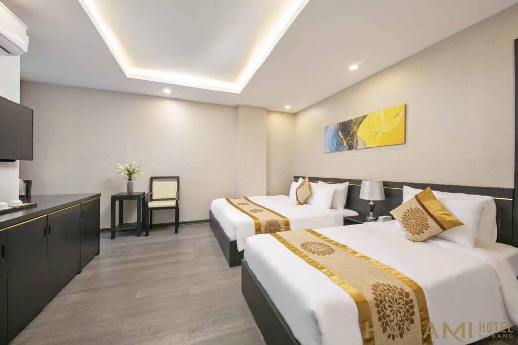 Khách sạn Hanami Đà Nẵng hiện đại tại quận Thanh Khê với ban công đón nắng