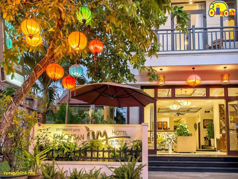 Khách sạn Hoi An Ivy Phố Cổ Hội An với kiến trúc hiện đại và hồ bơi
