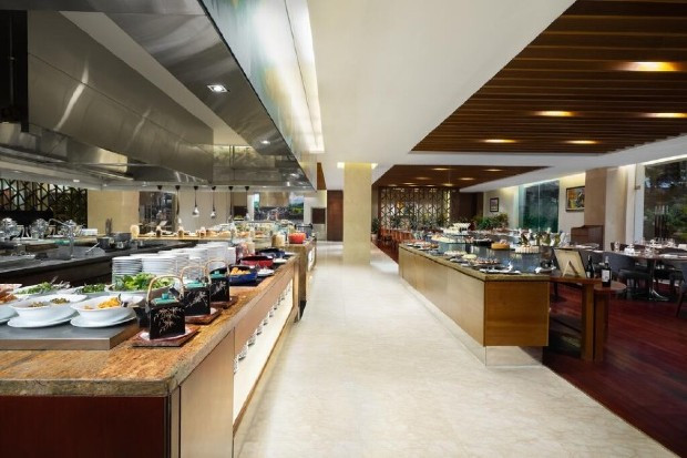Khách sạn Hyatt Regency West Hanoi tự hào với nhà hàng 5 sao đẳng cấp, phục vụ đa dạng các món ăn tinh hoa.