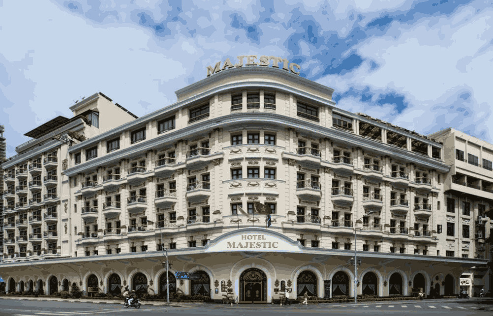 Khách sạn Majestic Sài Gòn, một trong những khách sạn 5 sao ở Sài Gòn với kiến trúc độc đáo và lịch sử gần một thế kỷ.
