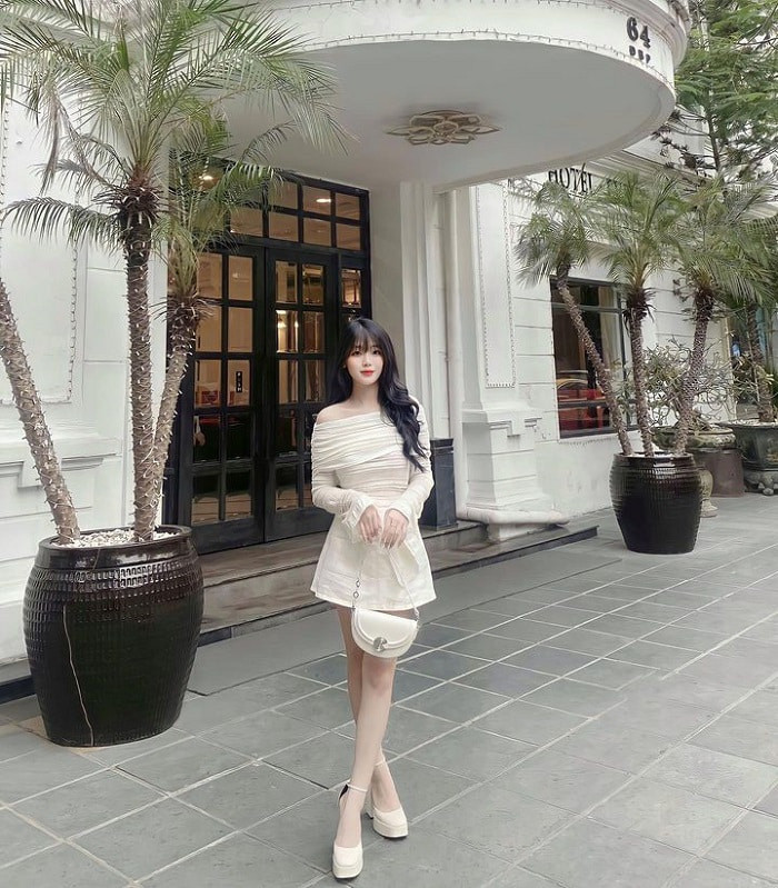 Khách sạn Manoir Des Arts với kiến trúc Pháp cổ điển