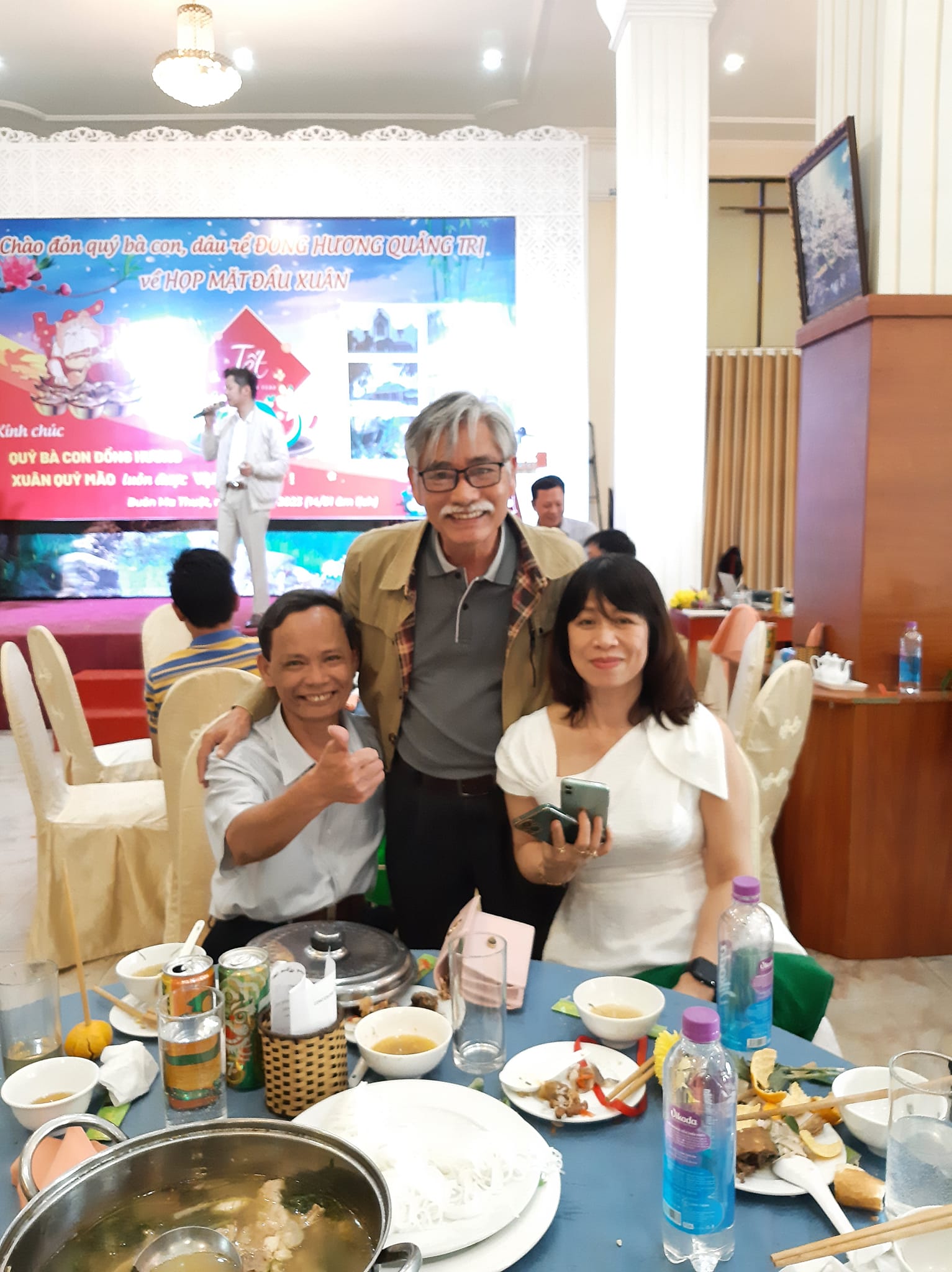 Không gian nhà hàng sang trọng tại Khách sạn Thảo Nguyên Mộc Châu phục vụ ẩm thực địa phương