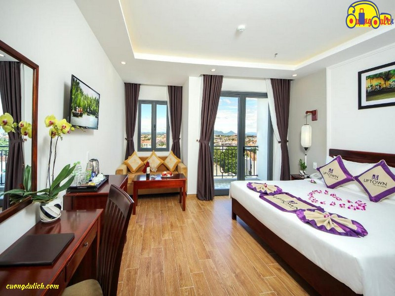 Khách sạn Uptown Hoi An Phố Cổ Hội An với hồ bơi sân thượng và tầm nhìn toàn cảnh