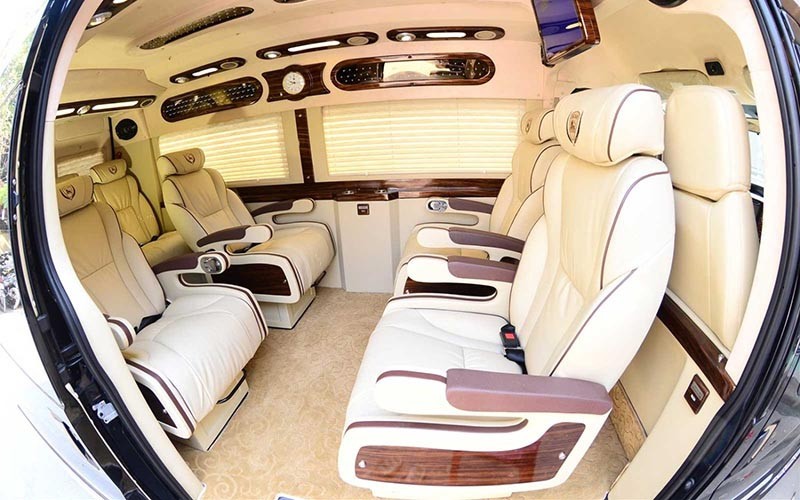KhÃ´ng gian xe Minh TrÃ­ Limousine vá»›i gháº¿ da sang trá»ng