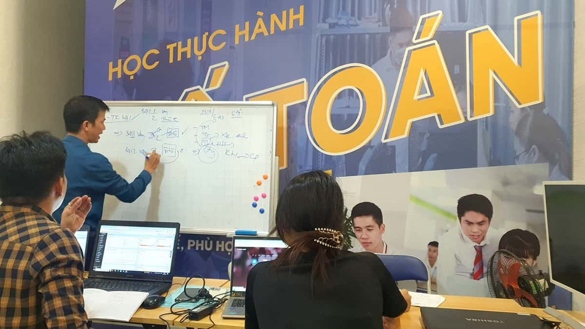 CÔNG TY TNHH KẾ TOÁN SAO VIỆT cung cấp khóa học kế toán thực hành hiệu quả
