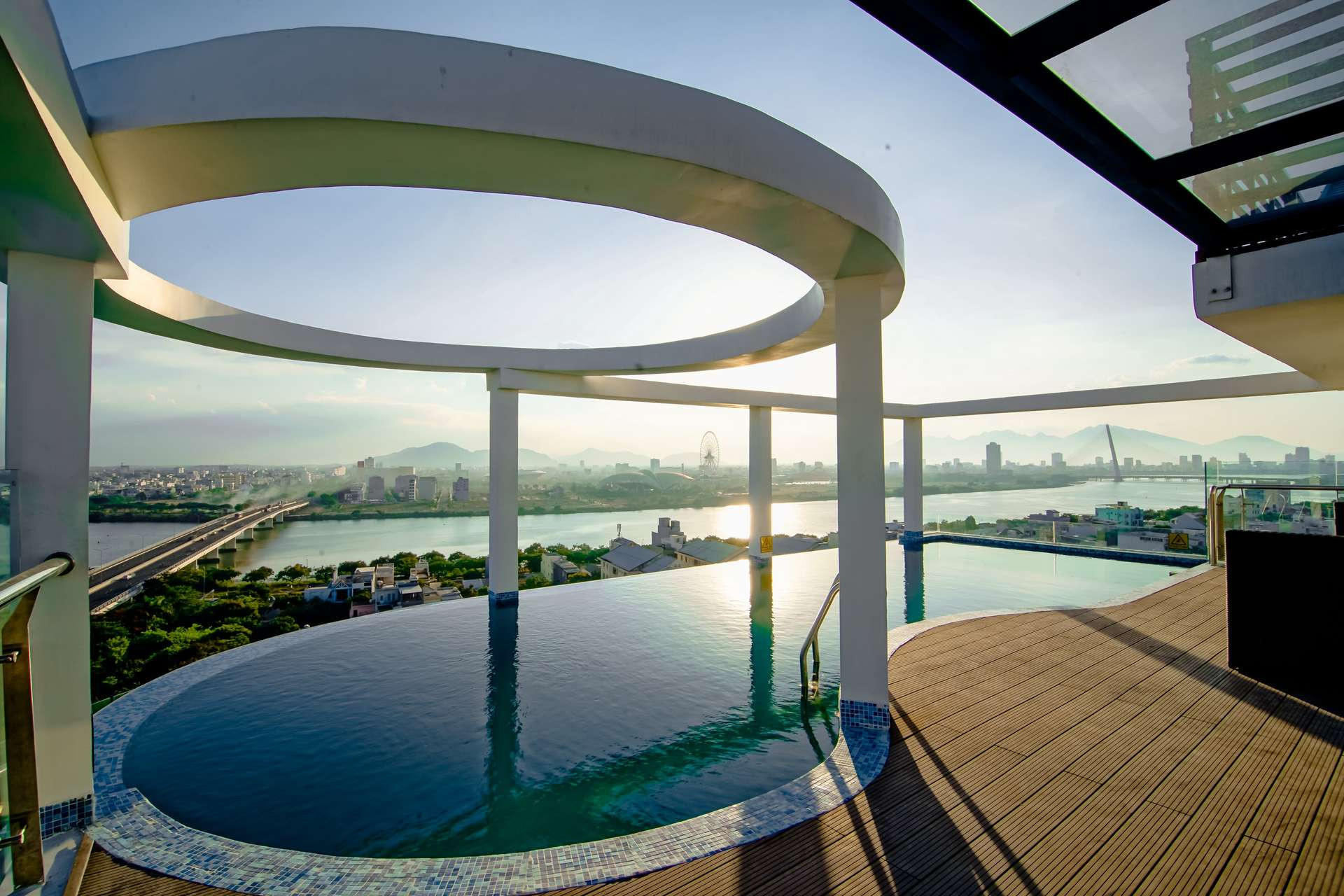 Không gian nghỉ dưỡng với view nhìn ra thành phố