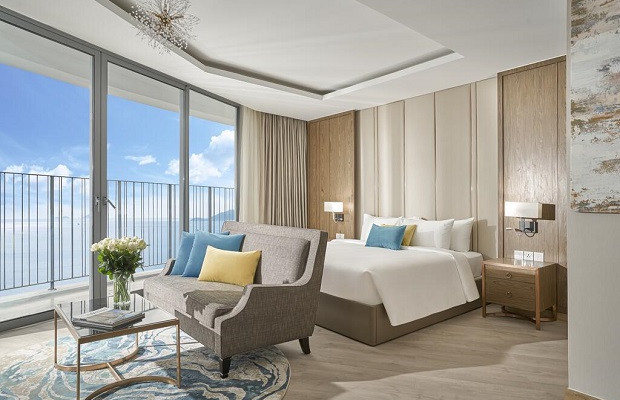 Không gian nhà hàng East Garden tại Eastin Grand, nơi ẩm thực giao thoa tại Các khách sạn ở nha trang