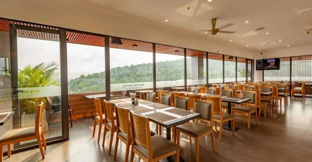 Không gian nhà hàng hiện đại tại Khách sạn An Phú Phú Quốc