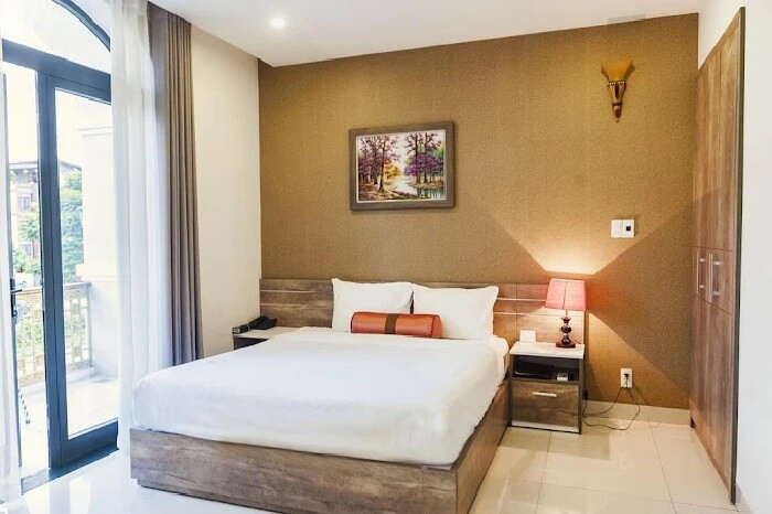 Không gian nội thất ấm cúng và tiện nghi của Ariel Homes Boutique Hotel, một khách sạn đường Phạm Văn Đồng Đà Nẵng nổi bật
