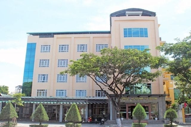 Không gian phòng nghỉ sáng sủa tại Khách sạn 206, vị trí tiện lợi gần Nguyễn Hữu Thọ