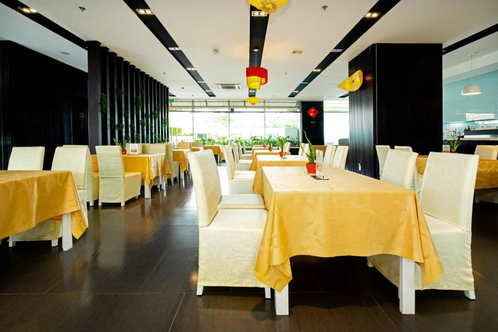 Không gian sang trọng của nhà hàng Le Bistro tại Khách sạn Becamex Thành phố Mới Bình Dương