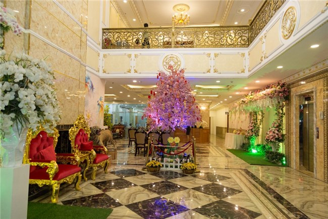 Không gian sảnh tiệc cưới sang trọng tại Trung tâm Hội nghị Tiệc cưới Golden Center
