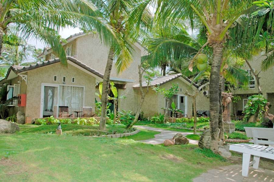 Không gian xanh tươi, mát mẻ tại Resort Minh Tâm - Khách sạn Mũi Né gần biển