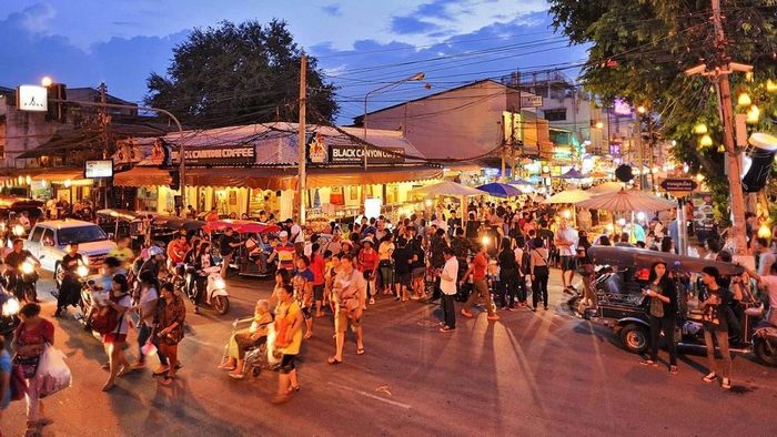 Những địa điểm mua sắm nổi tiếng và giá rẻ tại Chiang Mai - Chiang Rai