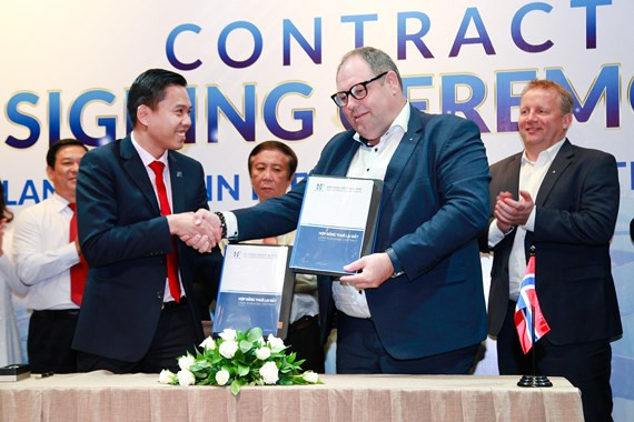 Ông Johnny Kolding, Giám đốc CÔNG TY TNHH SƠN JOTUN VIỆT NAM, tại lễ ký kết thuê đất xây dựng nhà máy thứ hai tại KCN Hiệp Phước
