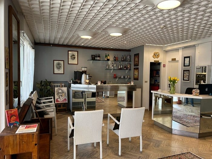 Lối vào sang trọng của Morri Hotel, điểm nhấn trong các khách sạn đường An Thượng