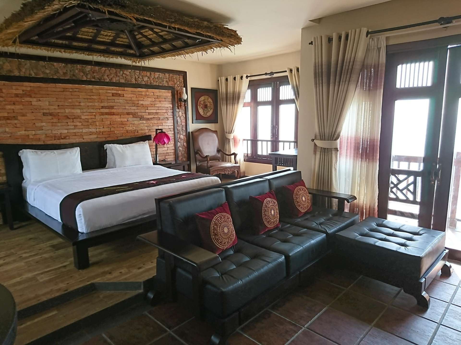 Lotus Village Resort Mui Ne mang lối kiến trúc truyền thống của Việt Nam - Khách sạn Mũi Né gần biển