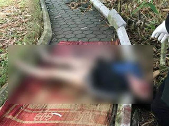 Lực lượng chức năng tiến hành khám nghiệm hiện trường, thu thập dấu vết liên quan đến vụ việc cô gái chết ở vườn hoa Hà Đông, trong nỗ lực truy tìm đối tượng khả nghi.
